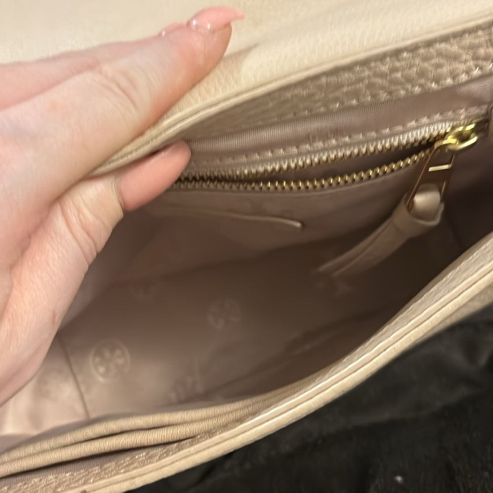 Tory Burch light pink pebbled leather crossbody bag - Picture 6 of 6